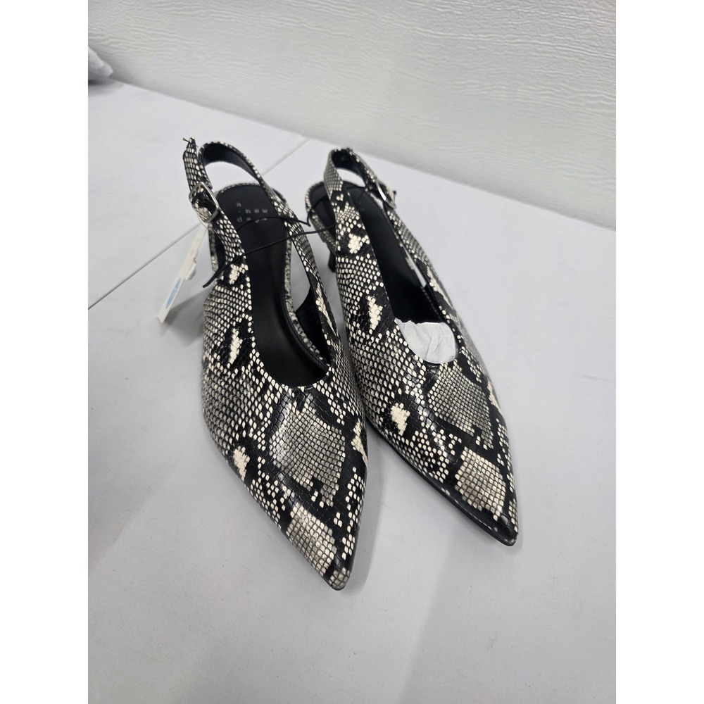 A New Day Womens Snakeskin Print Pointed Toe Slingback Kitten Heels Black White